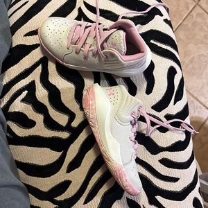 Under armor basketball shoes size 12 k